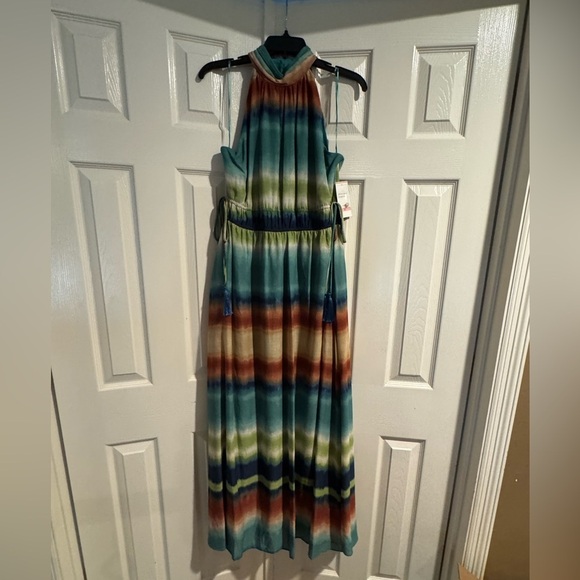 Dresses & Skirts - Taylor women’s halter dress fully lined